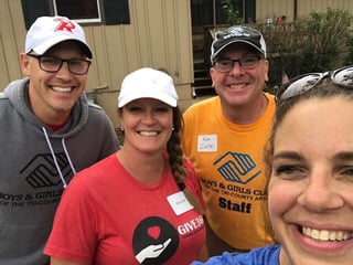 Photo of Farmers & Merchants Bank employees volunteering