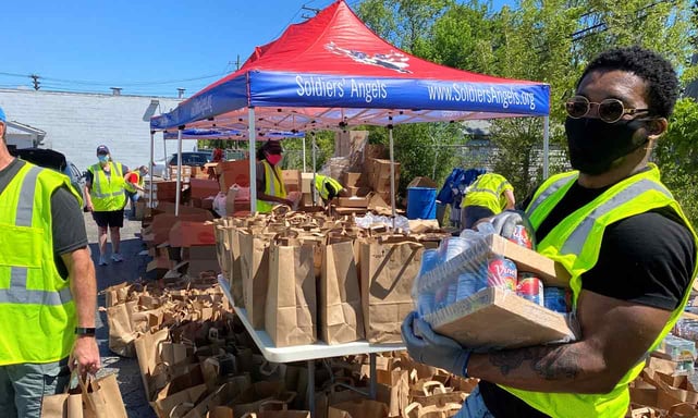 Photo of Soldiers' Angels food drive