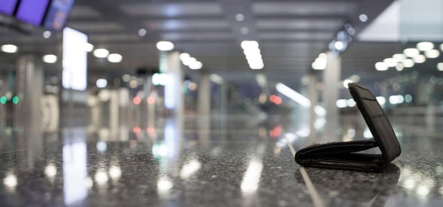 Lost wallet at the airport Lost wallet at the airport