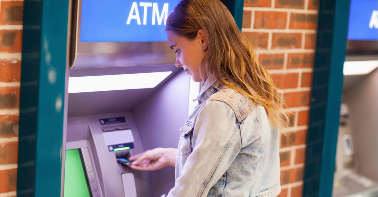 Making The Most Of Your Visa Gift Card: Withdrawing Cash At An ATM
