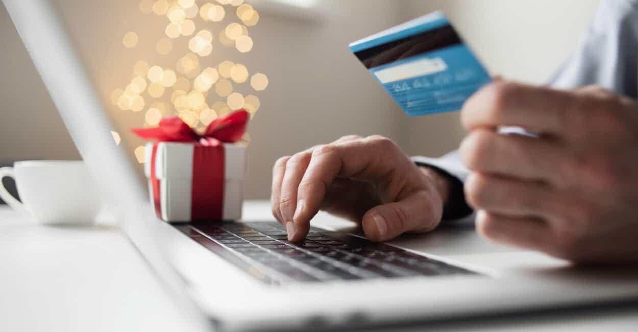 7 Surprising Christmas Spending and Debt Statistics